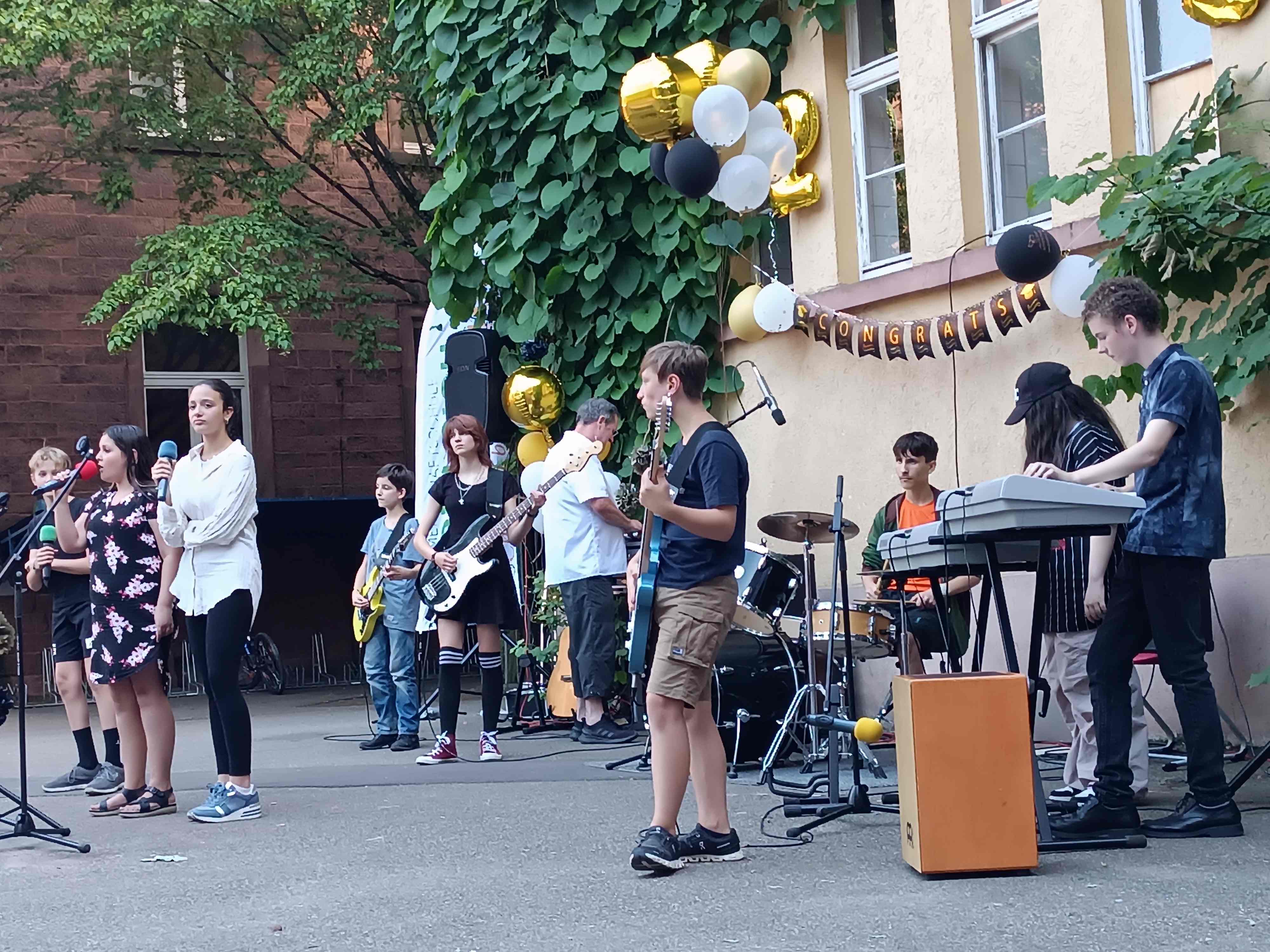 Band-links.jpg